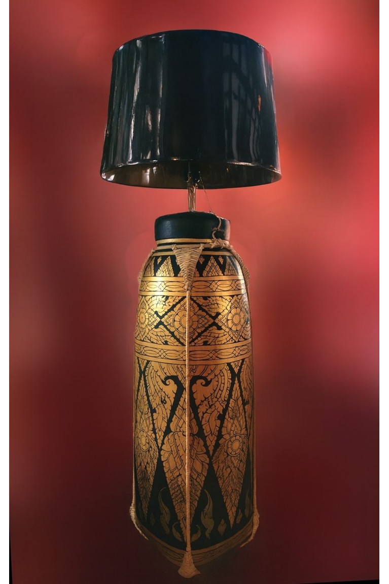 Thai Black & Gold Lacquer Lamp – Traditional Lanna Design